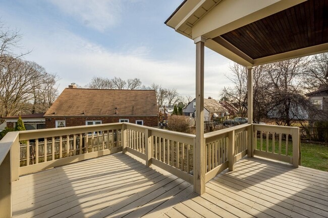 Building Photo - Start the New Year in a new home! This FULLY RENOVATED 3-bedroom in Penn Hills is ready and waiti...