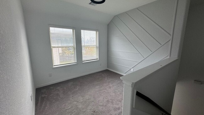 Building Photo - 975 Lars Trek Trail