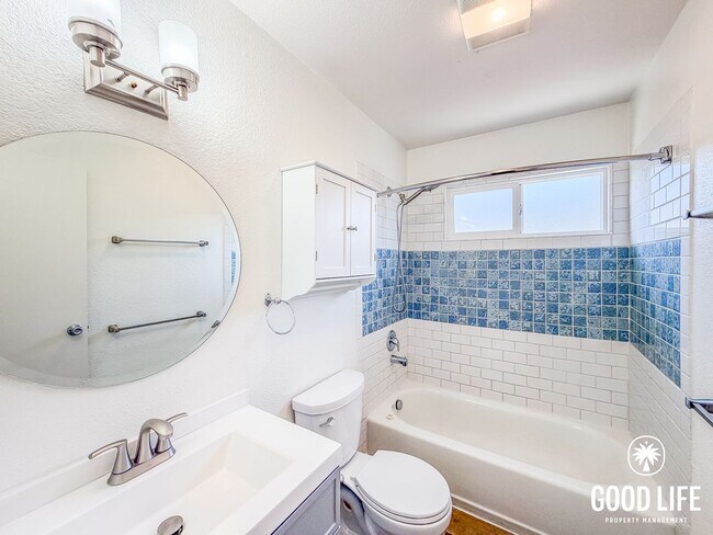 Building Photo - SD: Spacious 4BD/2BA Home in Clairemont with Large Turf Yard, Garage & In-Unit Laundry