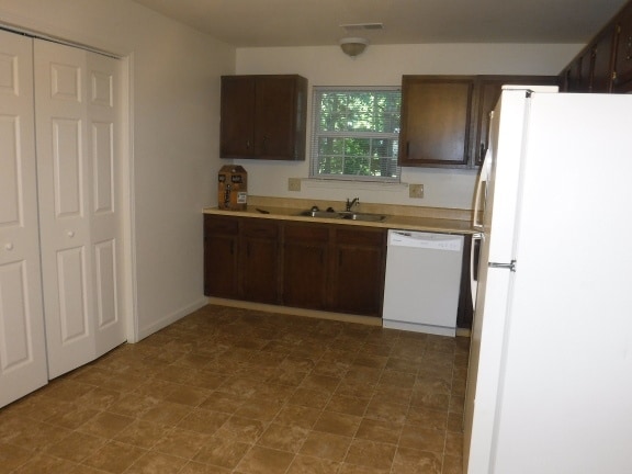 Interior Photo - Hickory Hollow