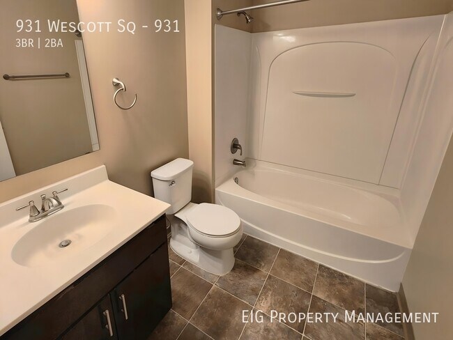 Building Photo - 931 Wescott Square