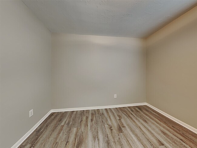 Building Photo - 16326 Royal Fort Ln