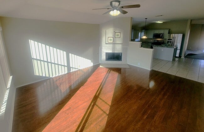 Building Photo - 1319 Periwinkle Dr