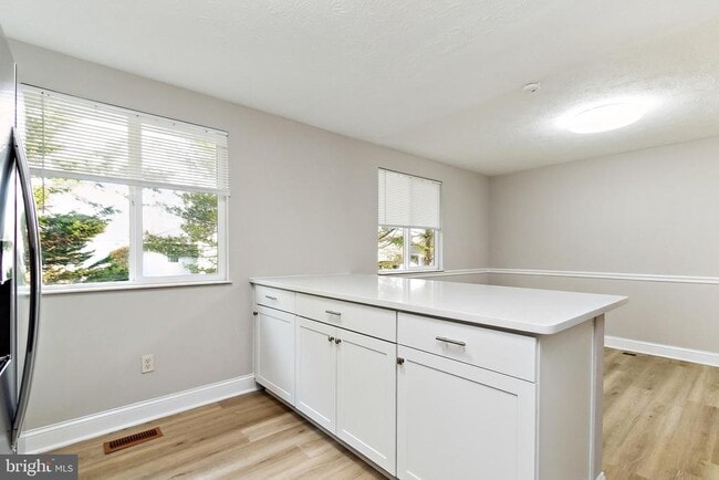 Building Photo - 3380 Longbow Ct