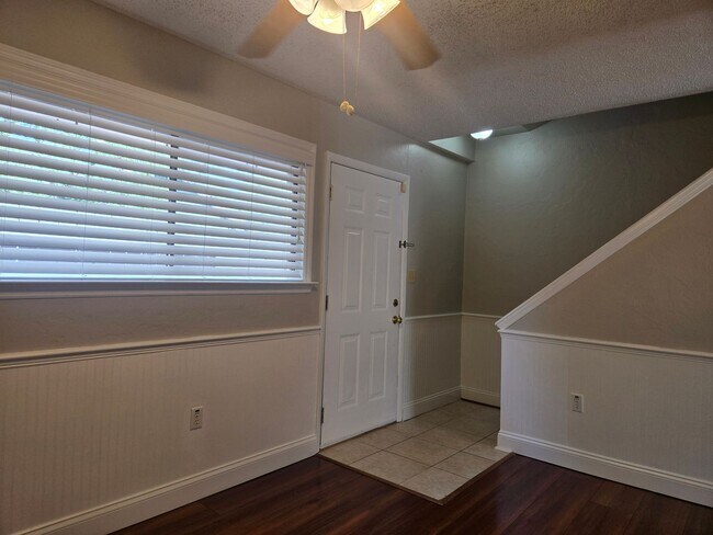 Building Photo - Charming 2-bedroom, 1.5-bath in the desirable Bellamy Forge