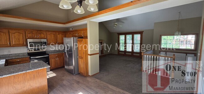 Building Photo - 4 Bedroom, 2.5 Bathroom home in Belton!