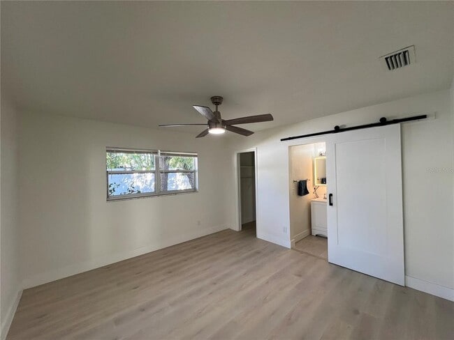 Building Photo - 2502 Tropical Shores Dr SE