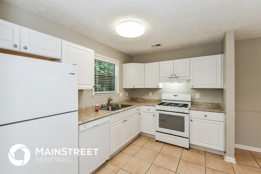 Building Photo - 8799 Parliament Pl