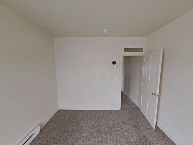 Building Photo - 3 Bedroom Single Family Home in Harrisburg!