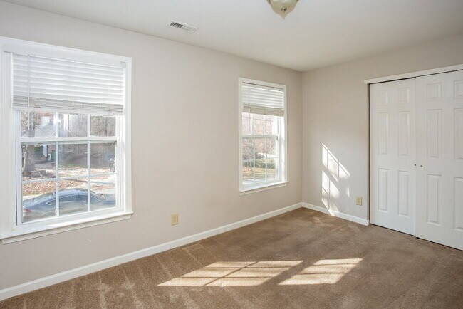 Building Photo - 8804 Old Potters Rd