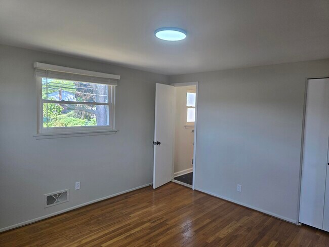 Building Photo - 15353 Huff