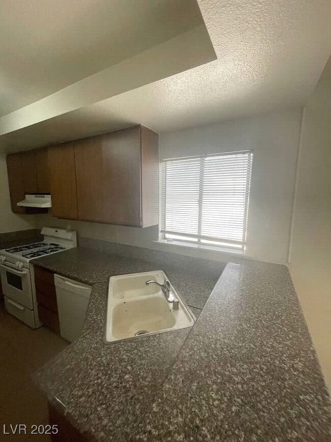 Building Photo - 108 Boysenberry Ln