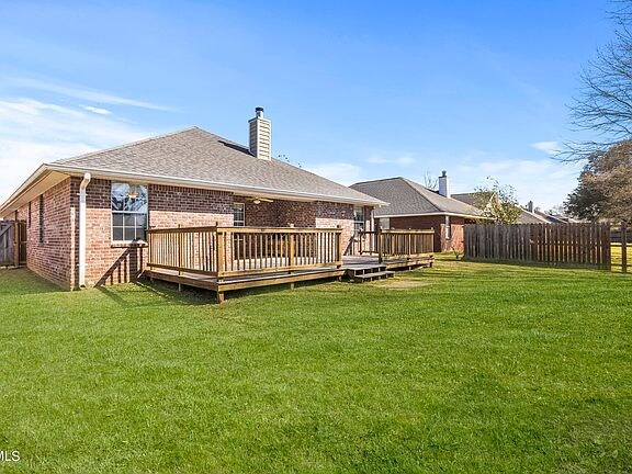 Building Photo - 15095 Cedar Springs Dr