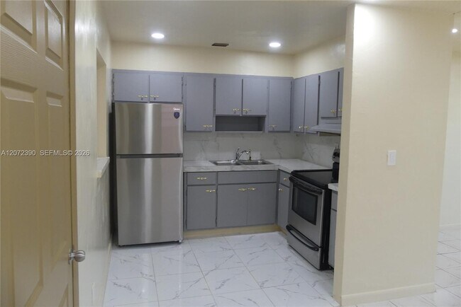 Building Photo - 8130 NW 14th Ct