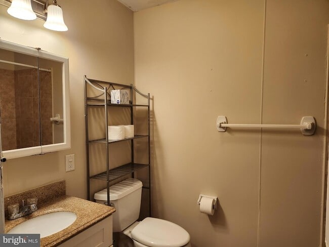 Building Photo - 132 S Broadway