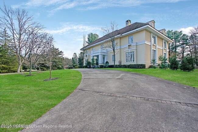 Building Photo - 758 Roseld Ave