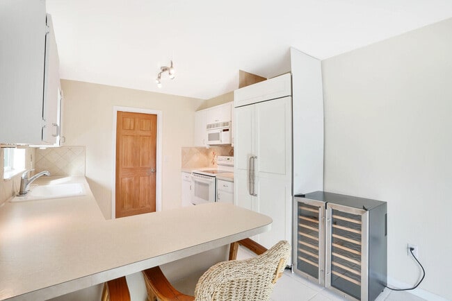 Building Photo - 3736 Coelebs Ave