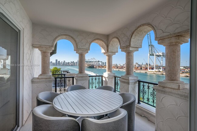 Building Photo - 5365 Fisher Island Dr