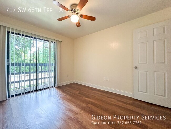 Building Photo - 717 SW 68th Ter