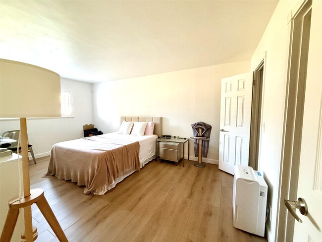 Building Photo - 677 Trace Cir