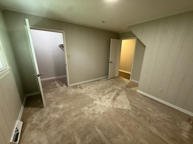 Building Photo - 364 Ridgewood Dr