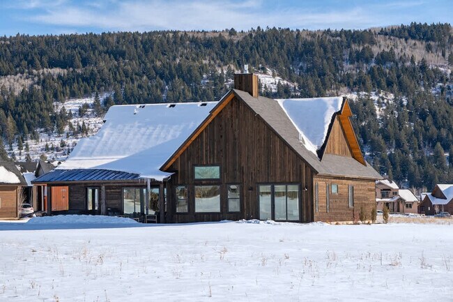 Building Photo - 326 Royal Elk Cir