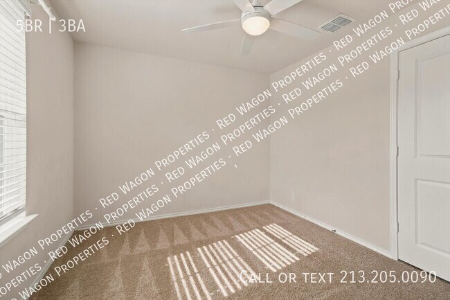 Building Photo - 8106 Chestnut Blue