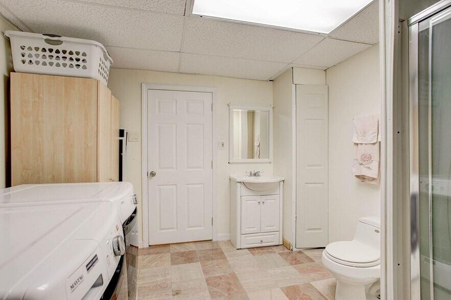 Basement full bathroom - 16 Knoll Rd