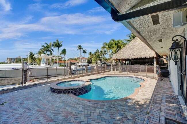Building Photo - 2075 Ixora Rd