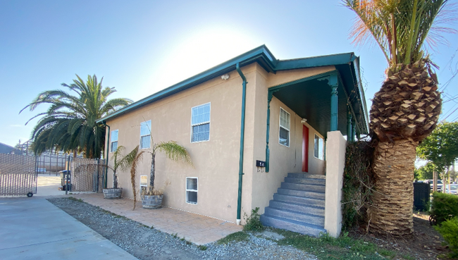 Primary Photo - 1595 Pomona Ave