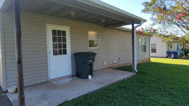 Building Photo - Section 8 Accepted!!!  "3-Bed Retreat on M...