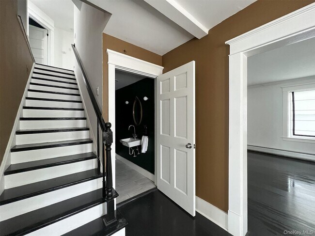 Building Photo - 17 Washington Ave