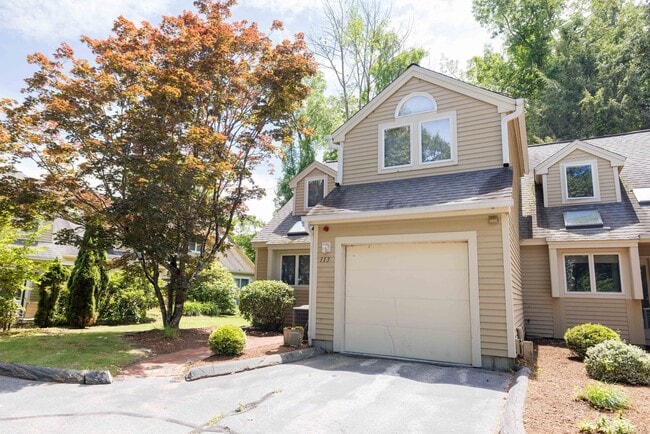Primary Photo - 113 Courtyard Ln