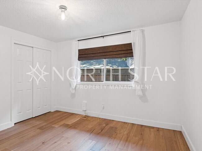 Building Photo - Stylishly Updated Ranch in Bryant Woods