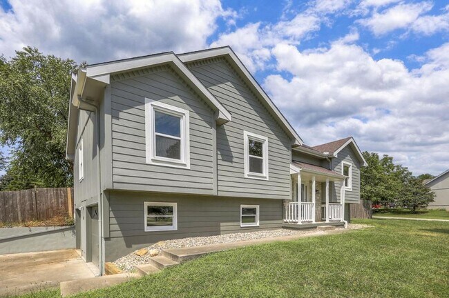 Building Photo - 7802 E 162nd St