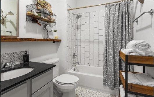 Building Photo - 255 E Boyd Dr