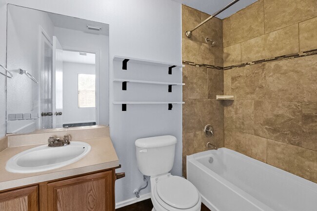 Building Photo - 6011 Midcrown Dr E