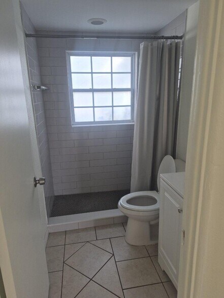 Building Photo - 13333 Neptune Dr