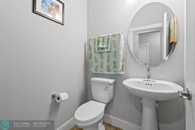 Building Photo - 245 Preserve Trl S