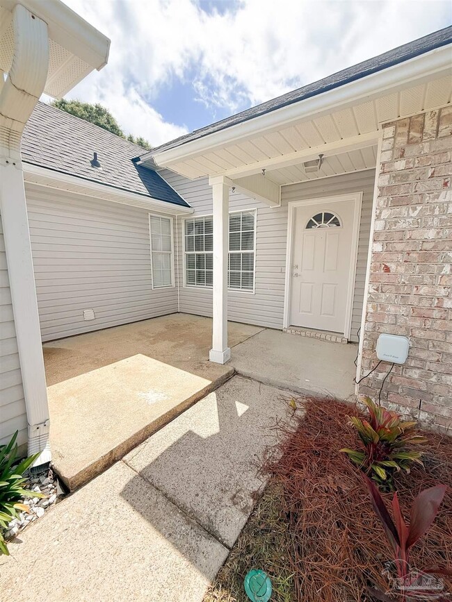 Building Photo - 161 Mirabelle Cir