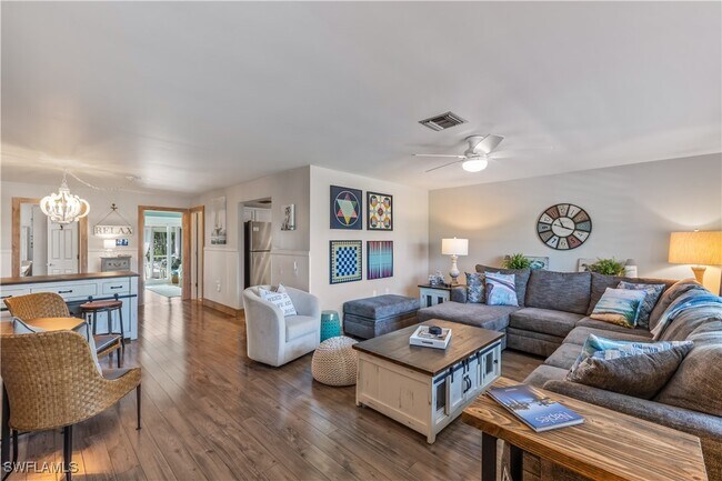 Building Photo - 564 109th Ave N