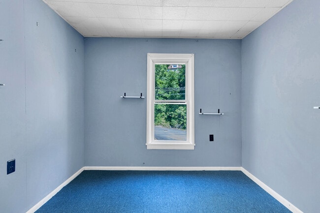 Building Photo - 356 Stewart St