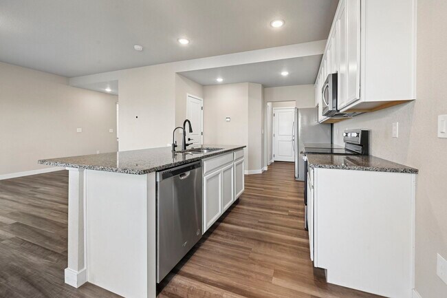 Building Photo - 11197 House Finch Ln
