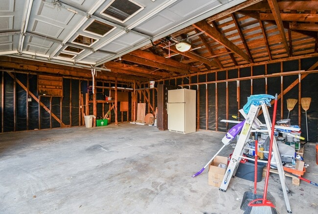 Building Photo - 7310 Ridge Oak Dr