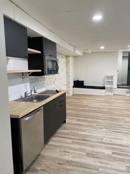 Building Photo - 1715 Locust St