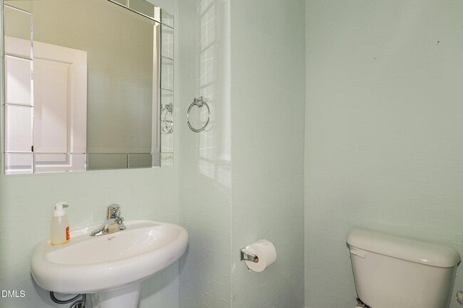 Building Photo - 9142 Falkwood Rd