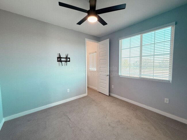 Building Photo - 4100 S Pinelake Way