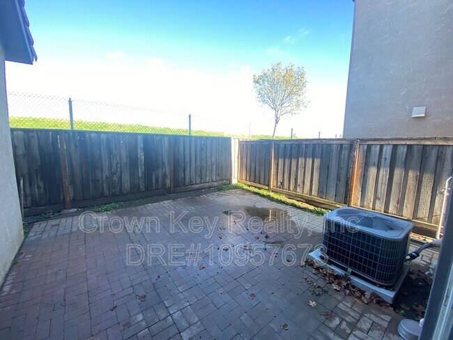 Building Photo - 297 Emory Oak Pl