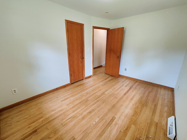 Building Photo - 5921 N 66th St