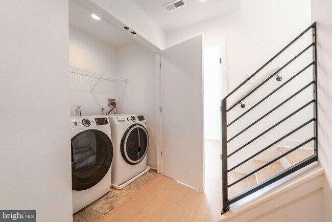 Building Photo - 3029 Bridgeview walk